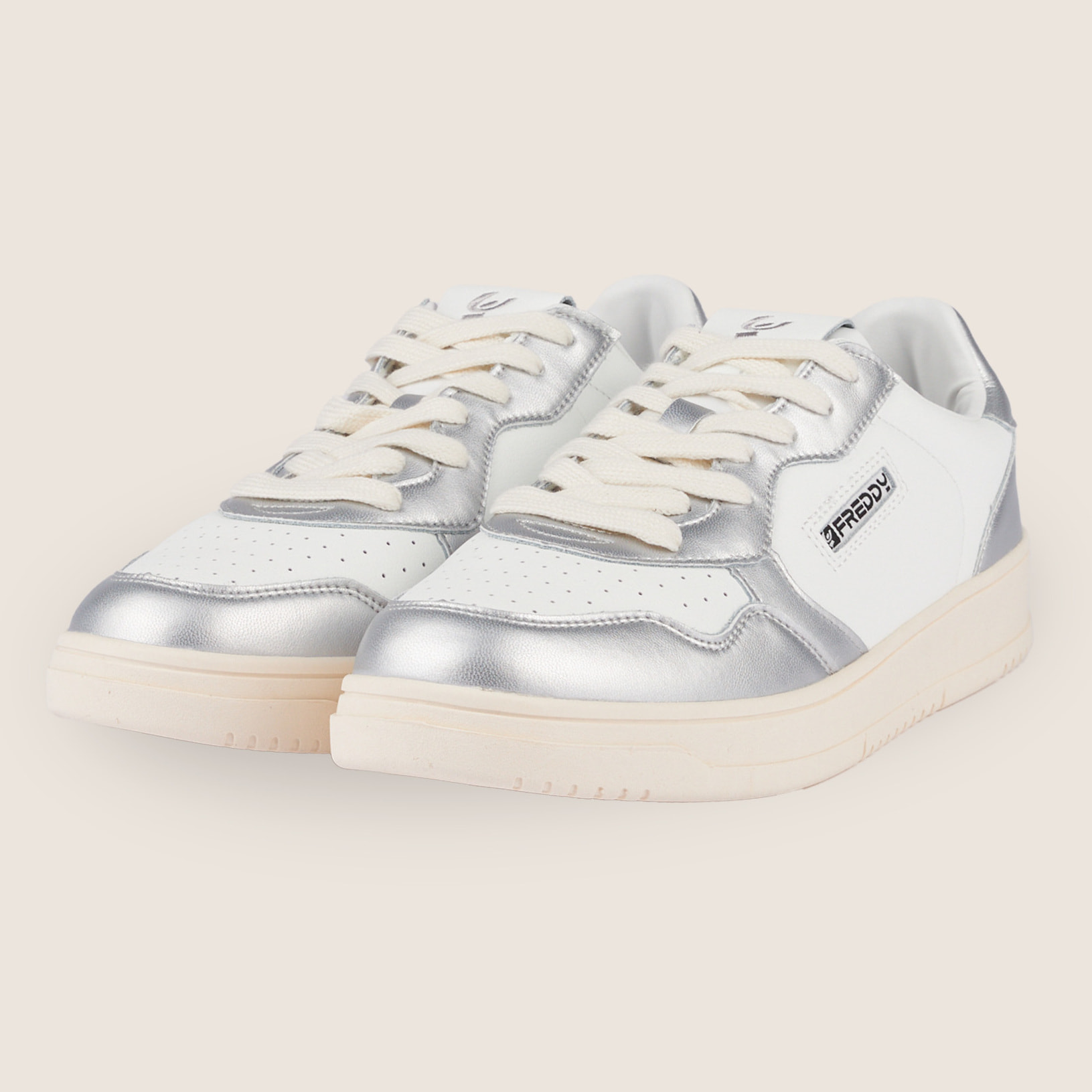 Sneakers in pelle stile basket