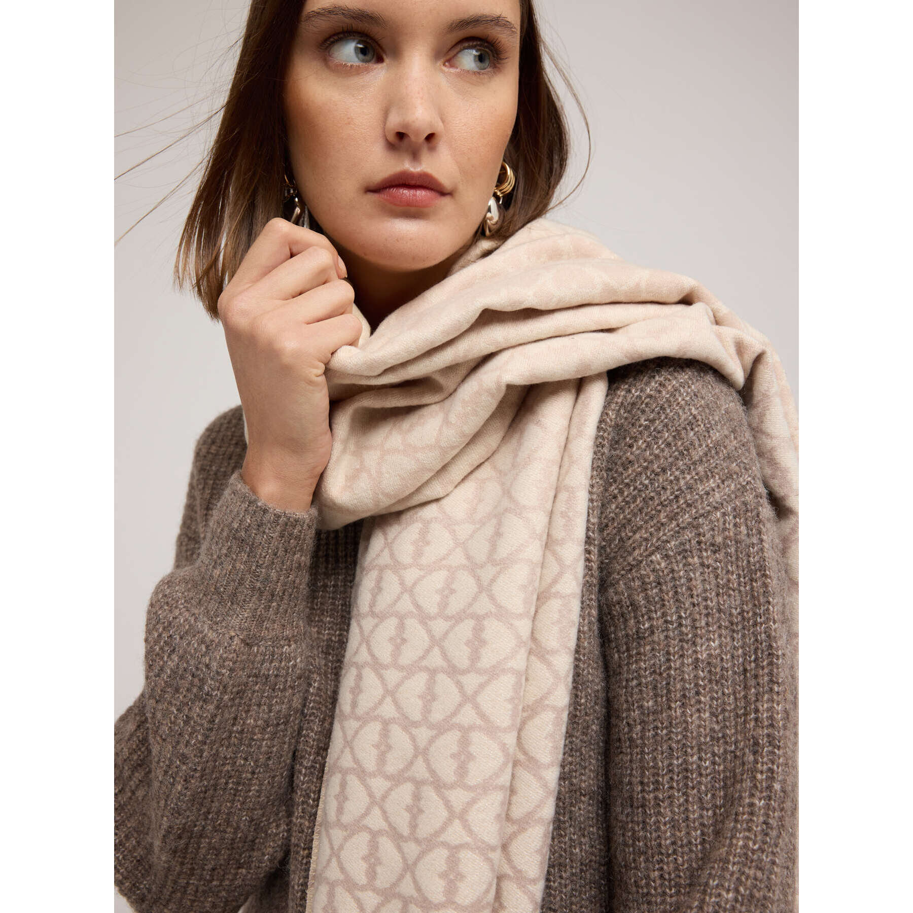 Motivi - Bufanda jacquard larga con flecos - Beige