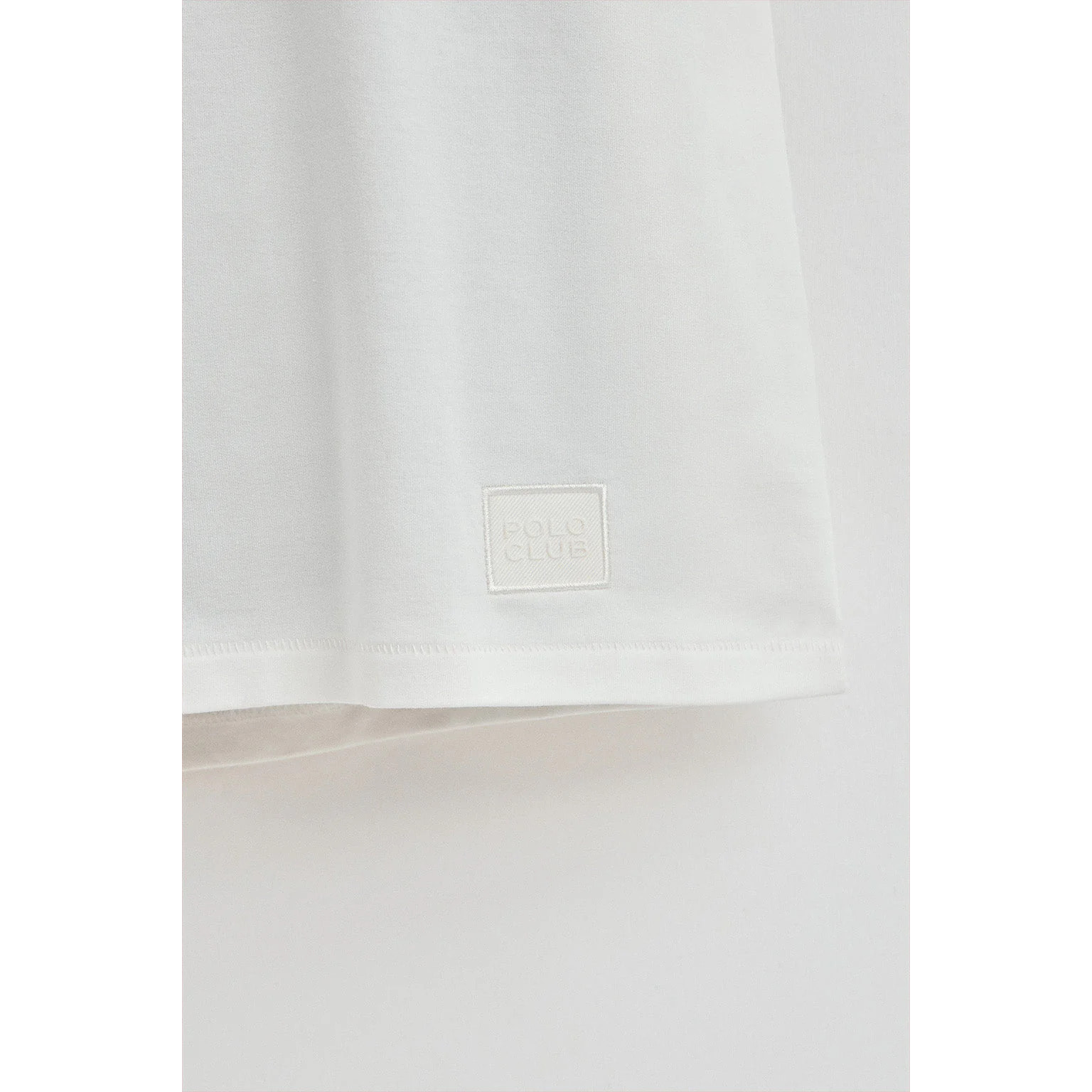 Camiseta Amore blanca con parche personalizado Polo Club