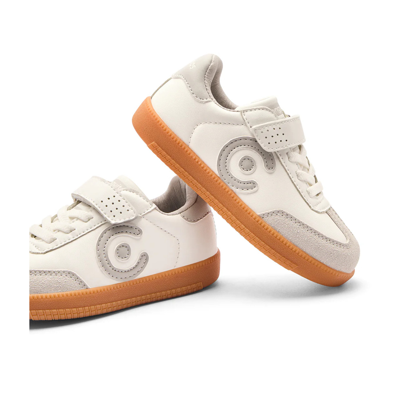 Sneakers basse bianche flessibili e resistenti per bambini