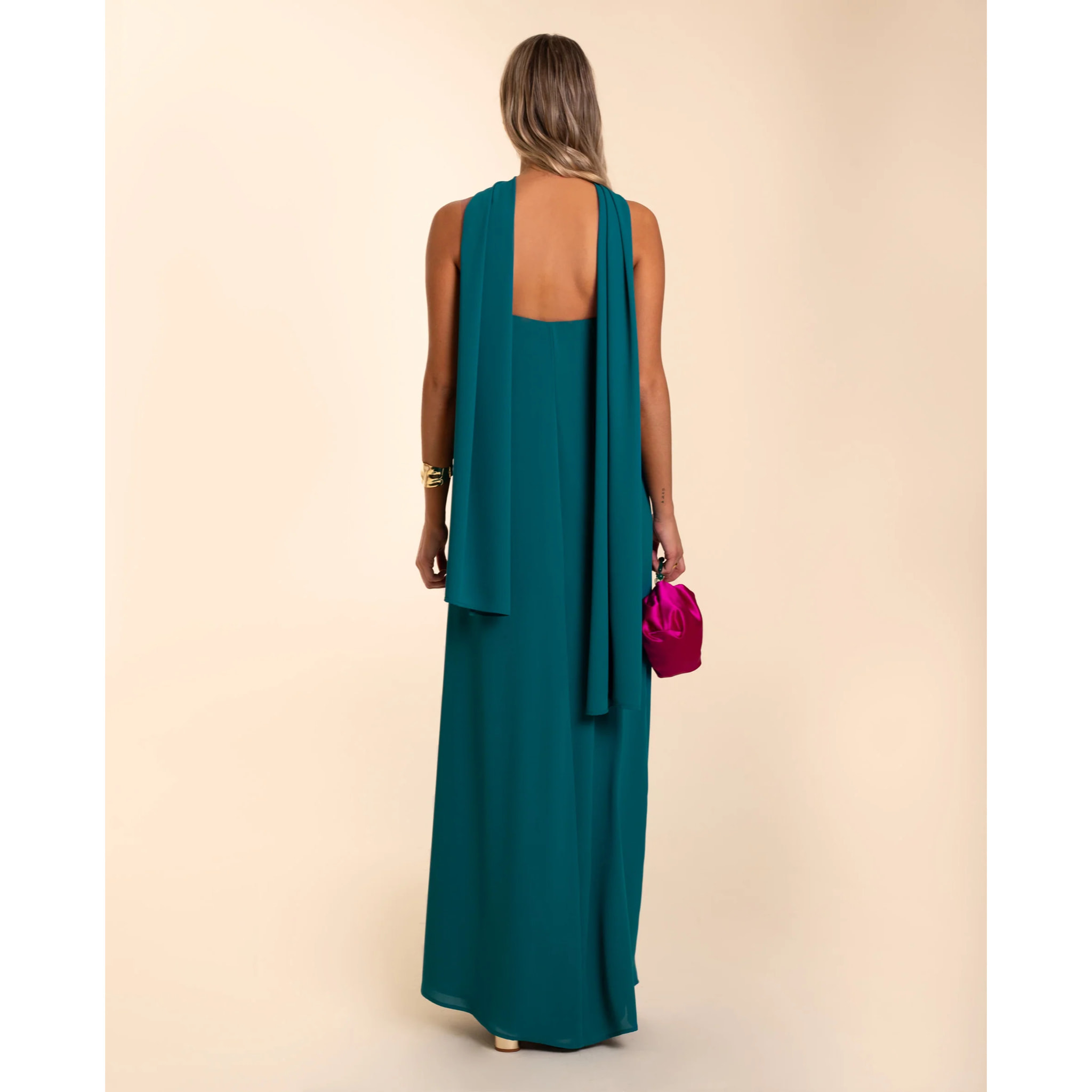 Vestido largo palabra de honor con fular