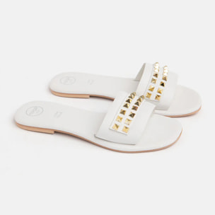 Ciabattina in vera pelle con borchie - BIANCO