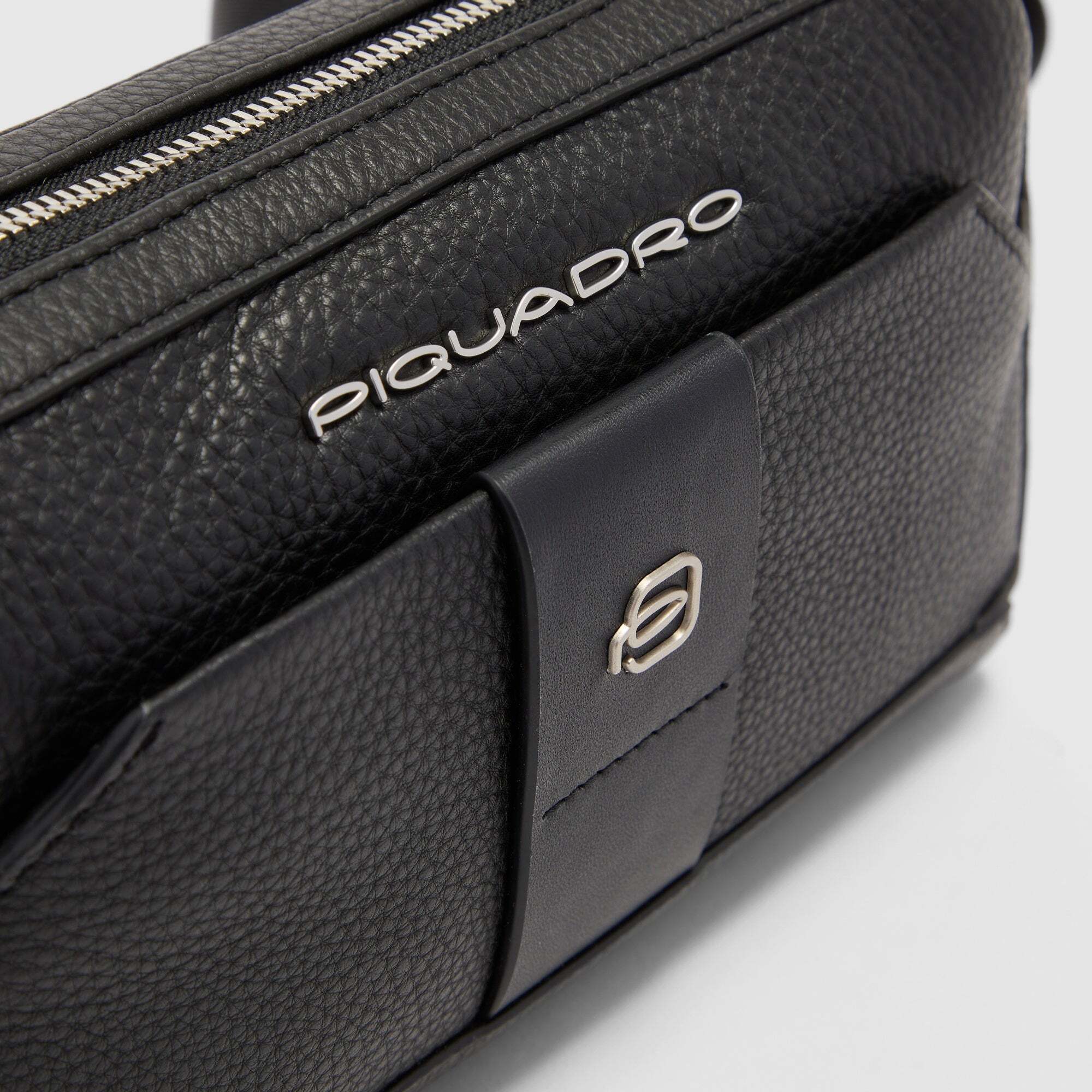 Piquadro Pochette uomo in pelle con tracolla