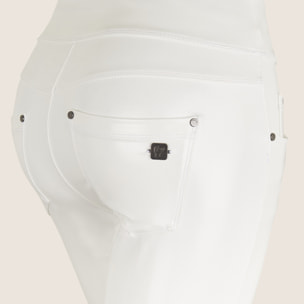 Pantaloni N.O.W. skinny vita media in Similpelle Lucida Bianca