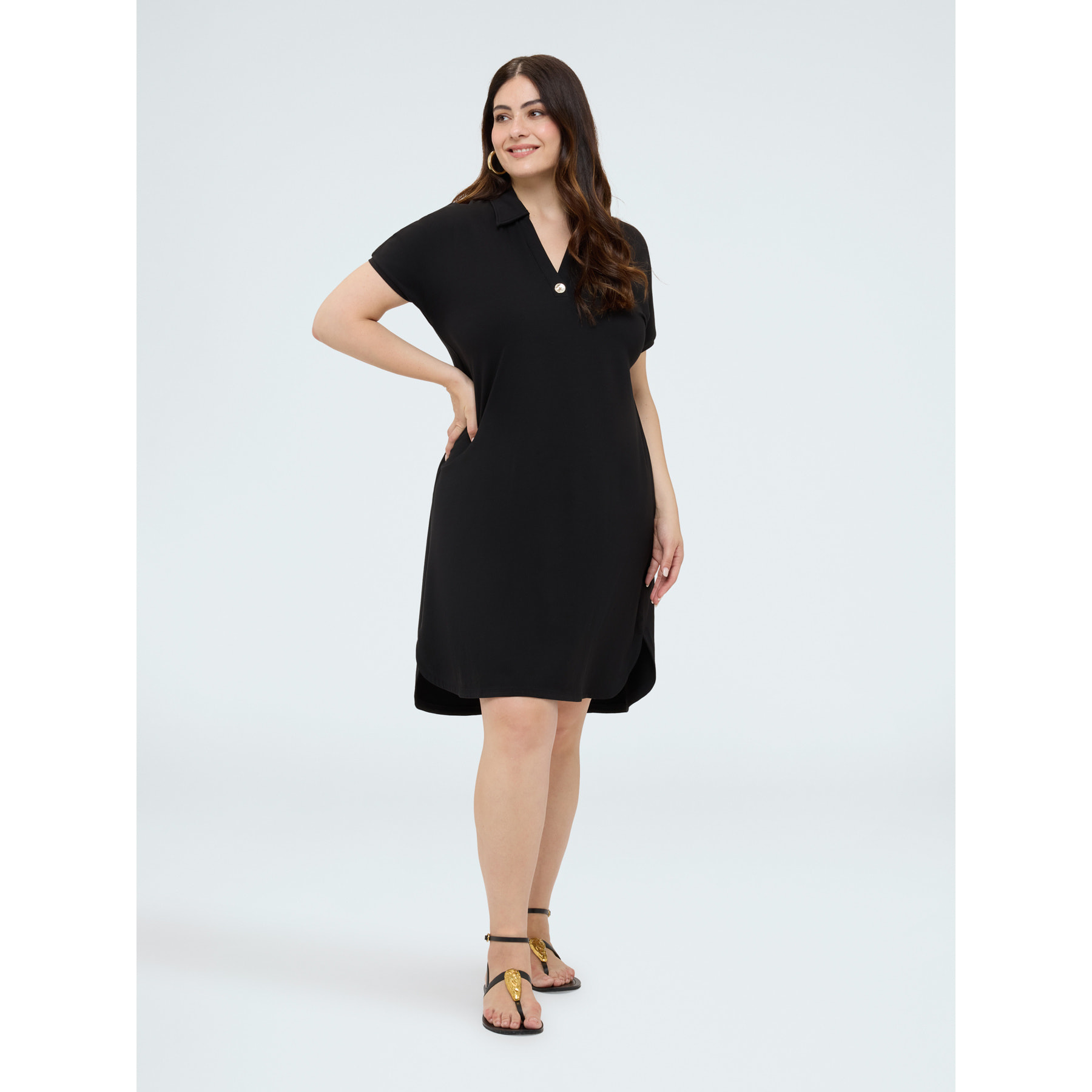 Fiorella Rubino - Vestido con cuello polo y botón joya - Negro