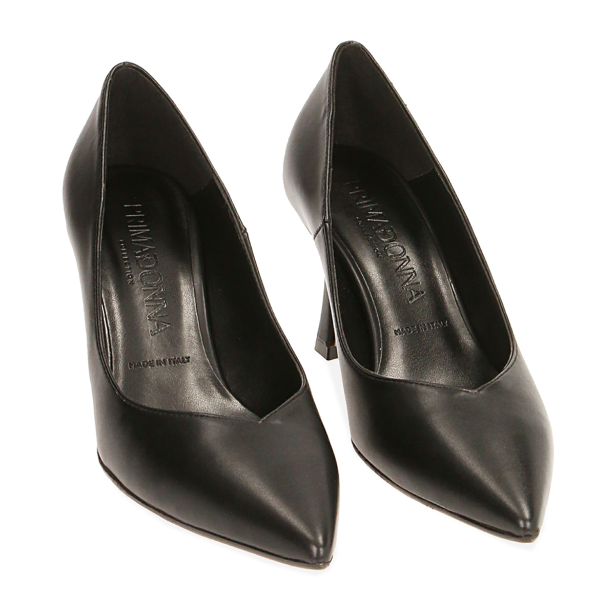 Salón negro, tacón 8 cm.