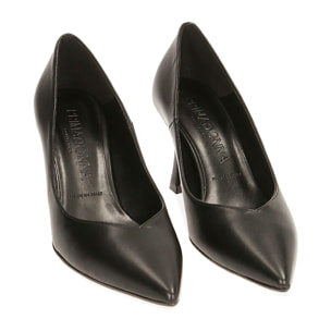 Salón negro, tacón 8 cm.