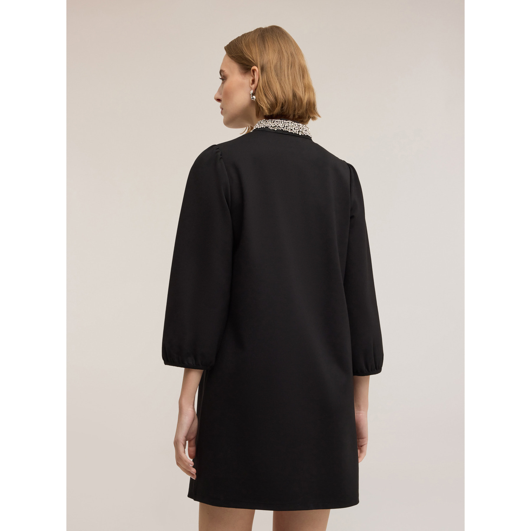 Motivi - Vestido en punto milano con cuello bordado - Negro