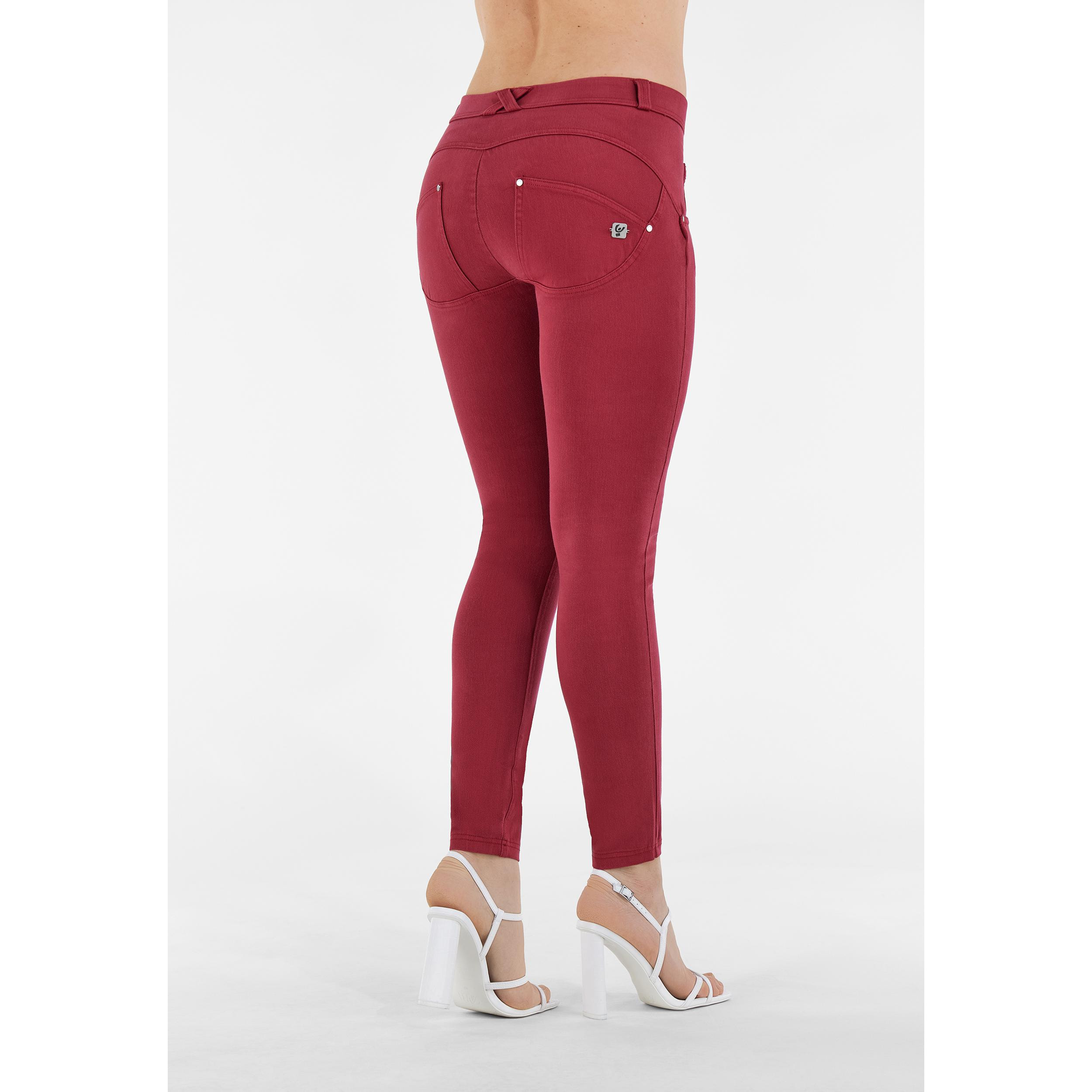 Pantaloni push up WR.UP® skinny in tessuto navetta tinto in capo