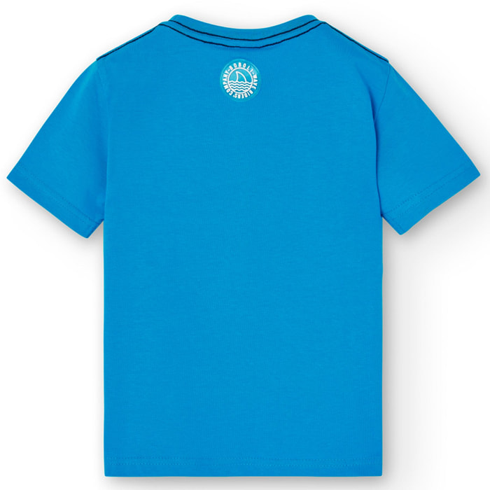 Camiseta en azul con mangas cortas y cuello redondo