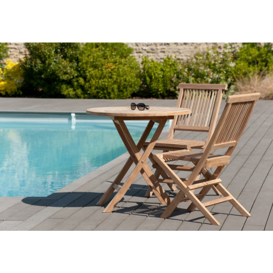 HARRIS - SALON DE JARDIN EN BOIS TECK 2 personnes - Ensemble de jardin - 1 Table ronde pliante 80 cm et 2 chaises