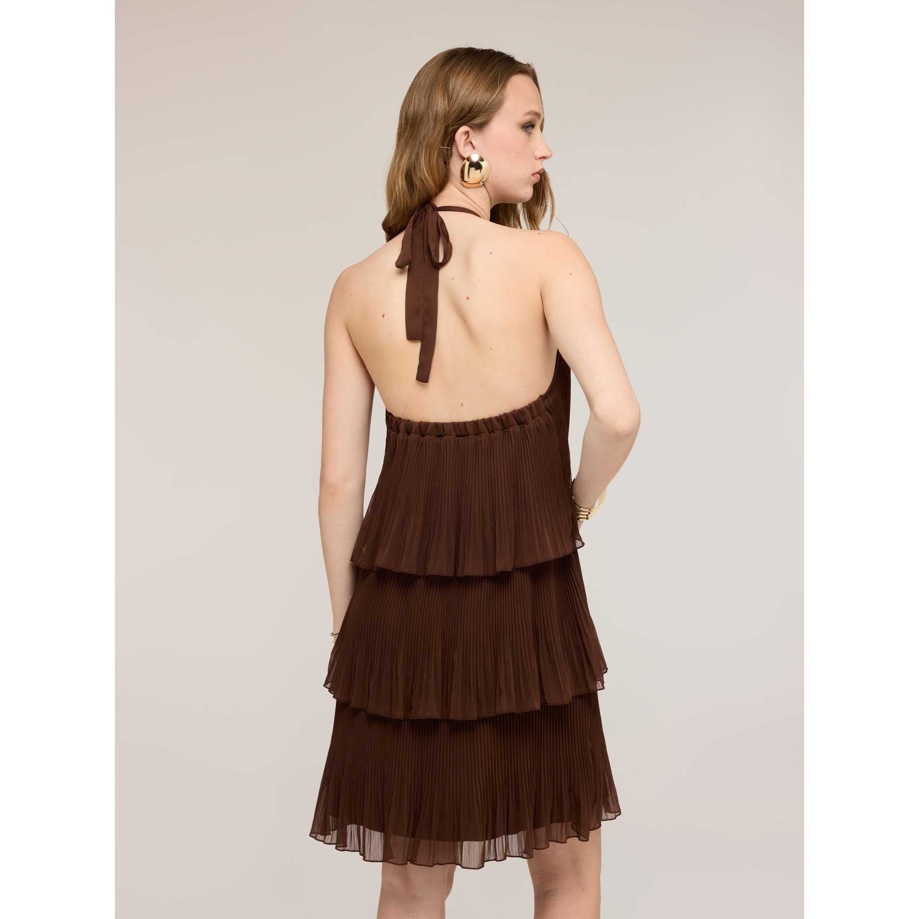 Motivi - Vestido corto plisado con volantes - Marrón