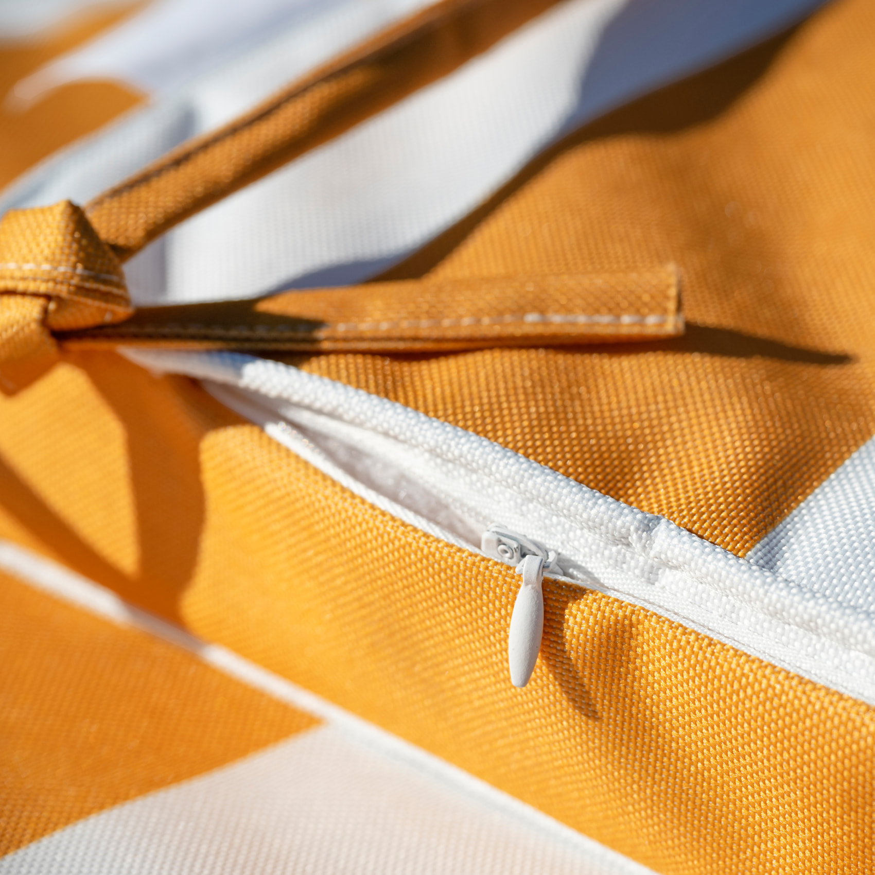 Galette de chaise imperméable déhoussable à rayures ARCACHON - Jaune