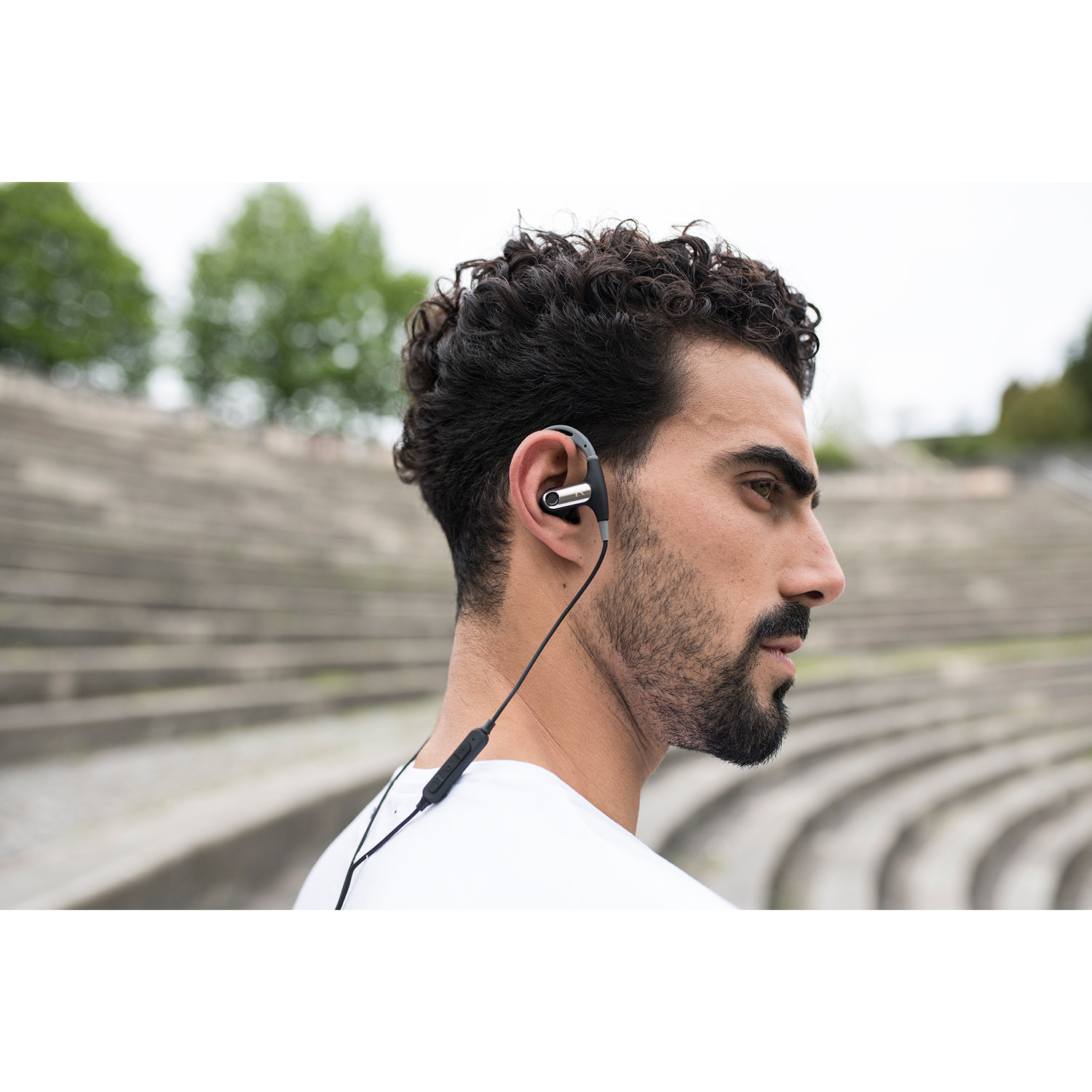 MAGNUSSEN M8 EARPHONES en color Negro