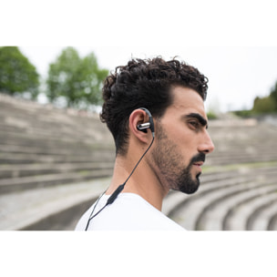 MAGNUSSEN M8 EARPHONES en color Negro