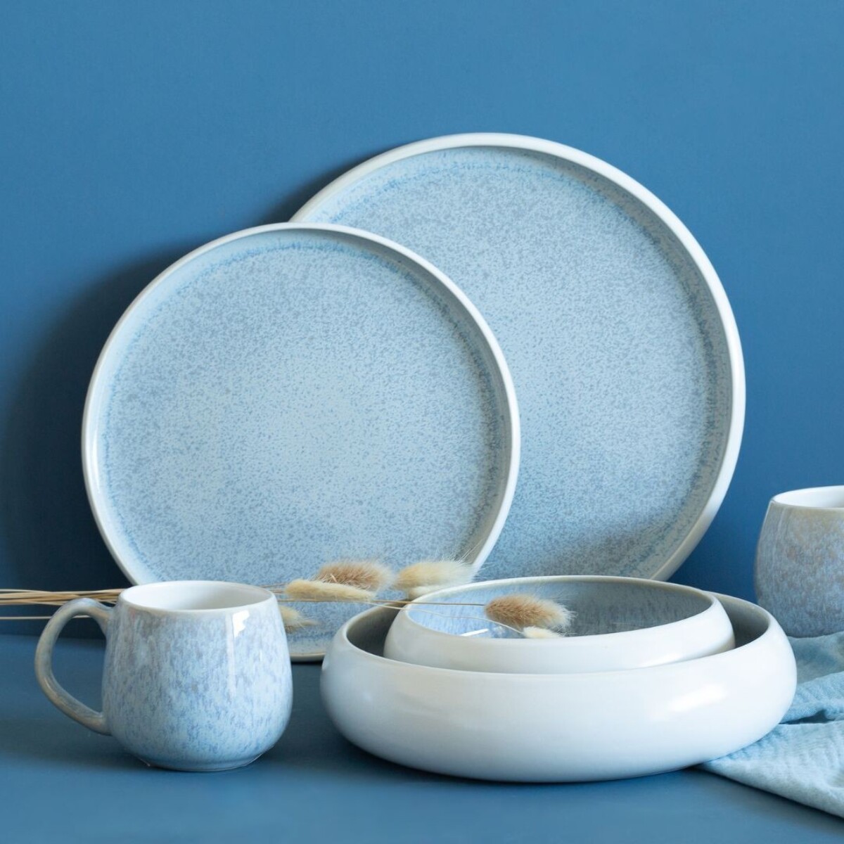 Lot de 4 grandes assiettes, BOREA