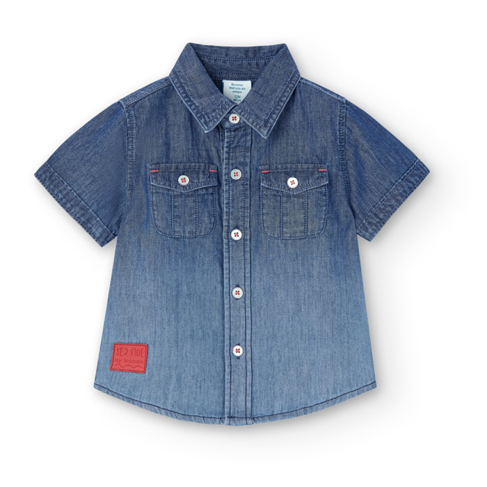 Camisa denim para niÃ±o con cuello camisero y mangas cortas
