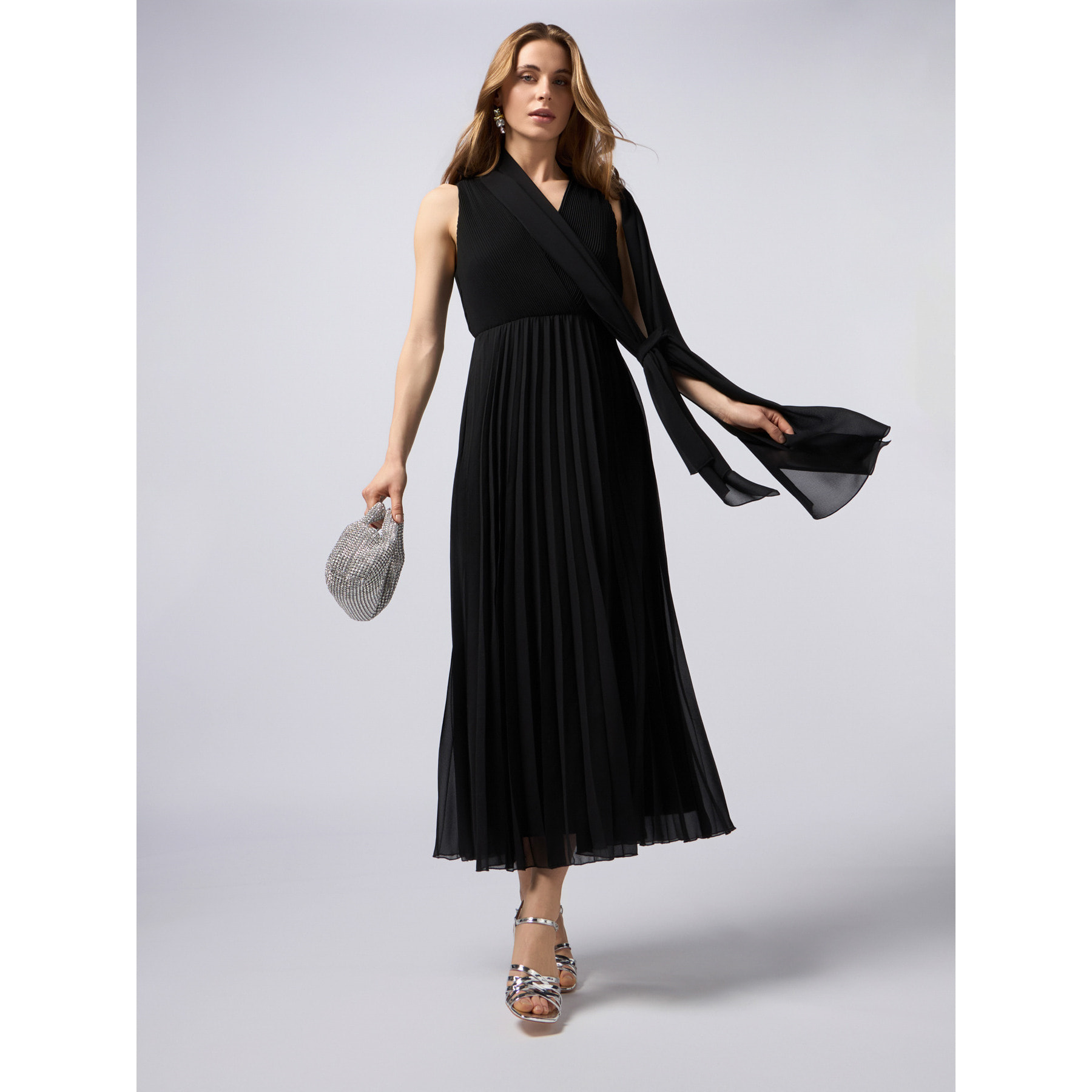 Oltre - Vestido largo plisado con volantes - Negro