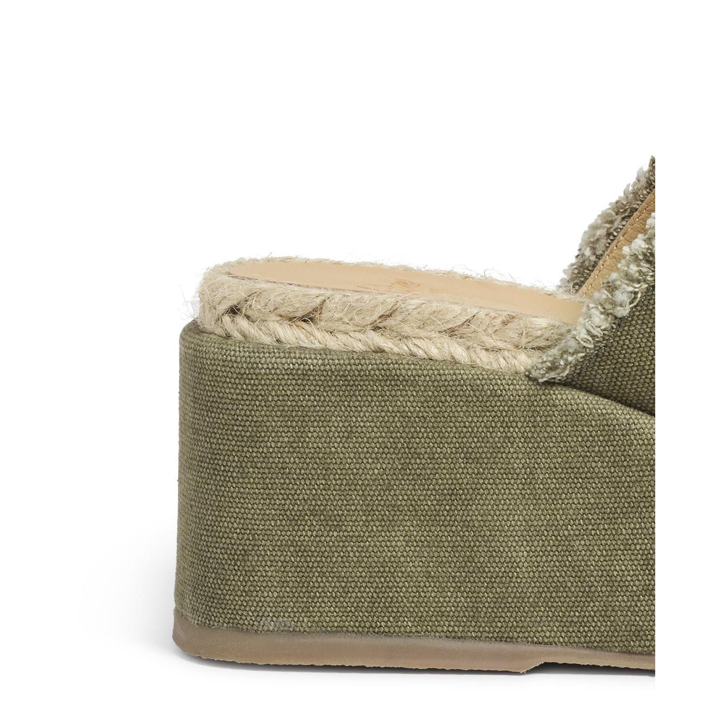 Mule en canvas con cuña de 7 cm