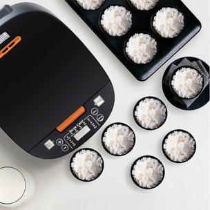 Cuociriso elettrico a calore tridimensionale e 900W. Funzioni e programmi di cottura pre- registrati. Ciotola antiaderente a 5 strati e capacità di 5L.