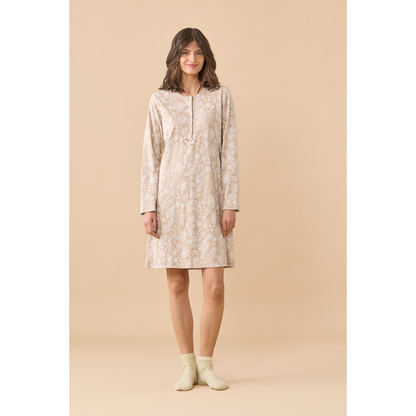 Camicia da notte donna in caldo cotone con abbottonatura frontale articolo cuore. Noidinotte