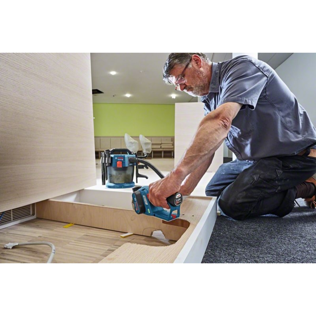 Rabot sans fil BOSCH GHO 12V-20 - Sans batterie, ni chargeur - 06015A7000