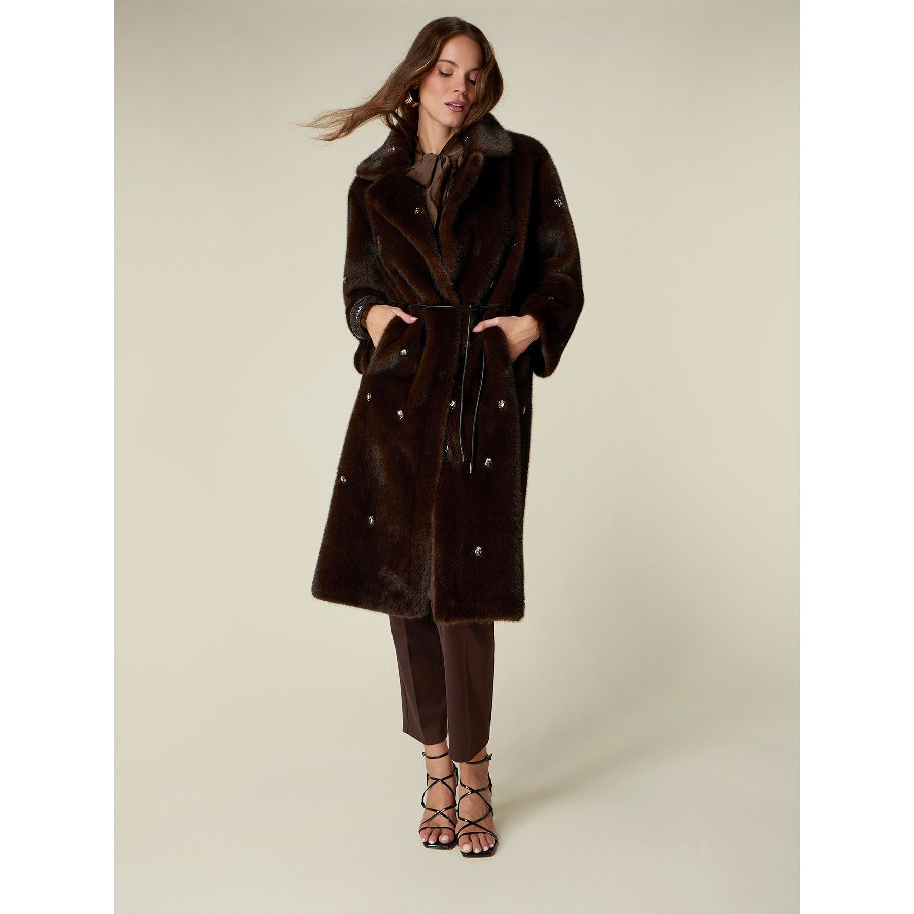 Oltre - Cappotto lungo effetto peluche con castoni - Marrone