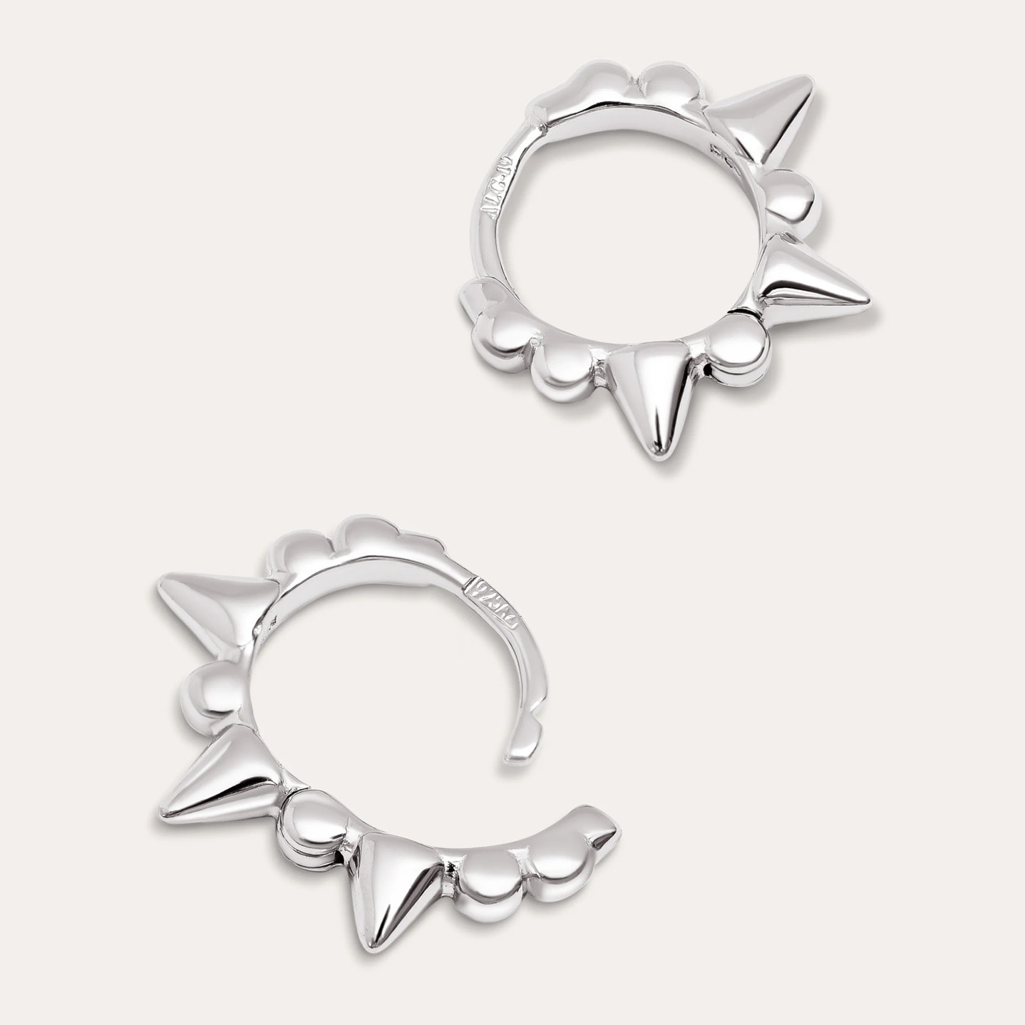 Orecchino Rolling Single in Argento