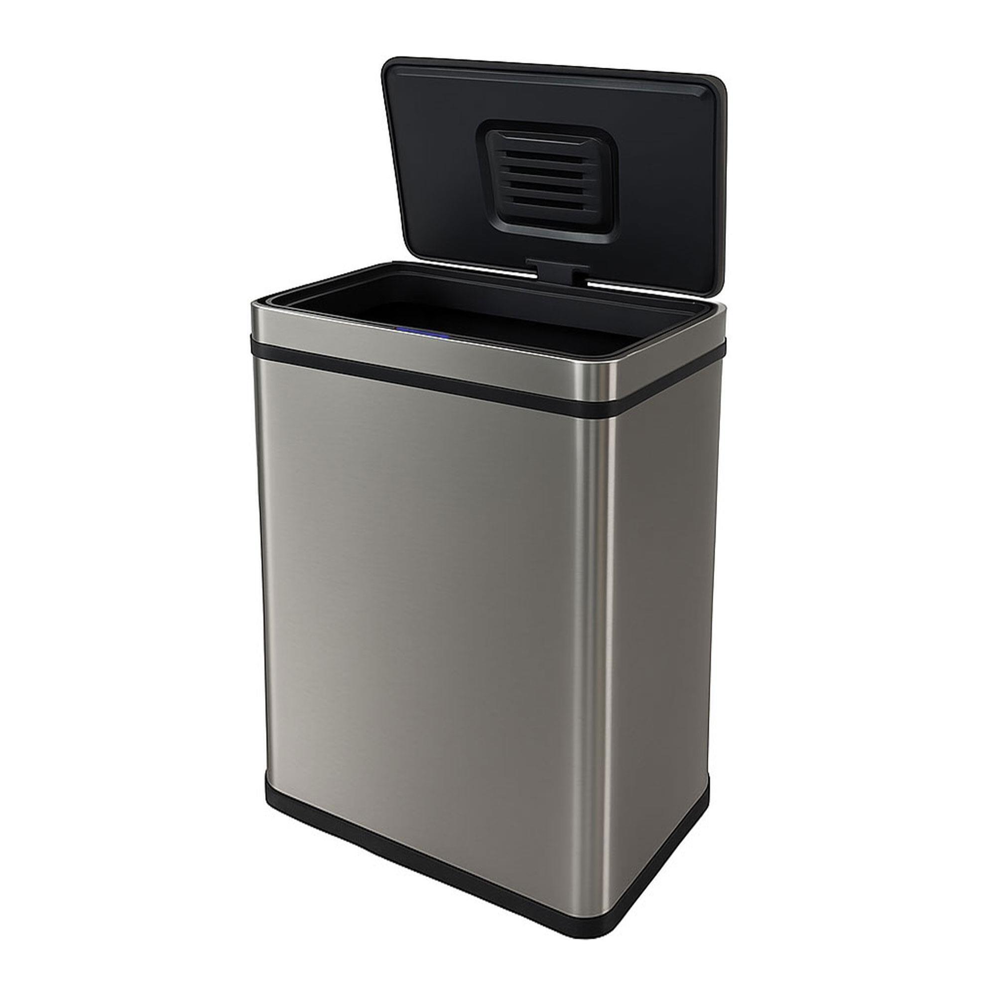 Cubo de basura de color metálico en acero inoxidable con sensor automático y filtro antiolor.