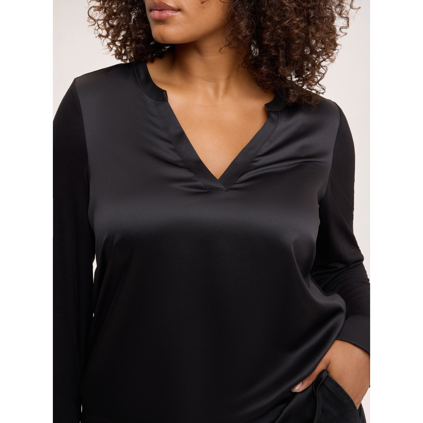 Fiorella Rubino - T-shirt bimaterica in raso e jersey - Nero