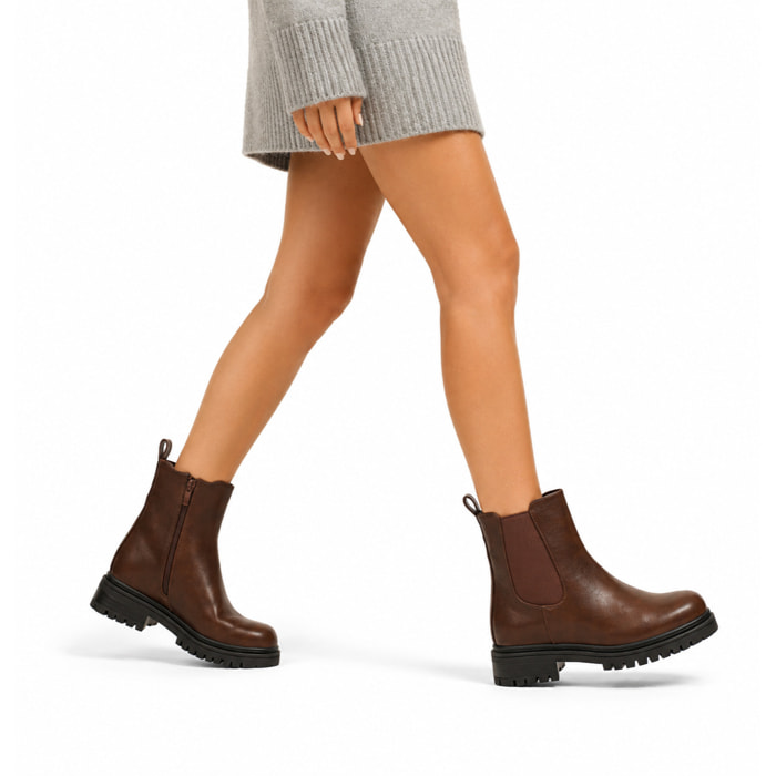 Stivaletto in simil pelle con fascia elastica