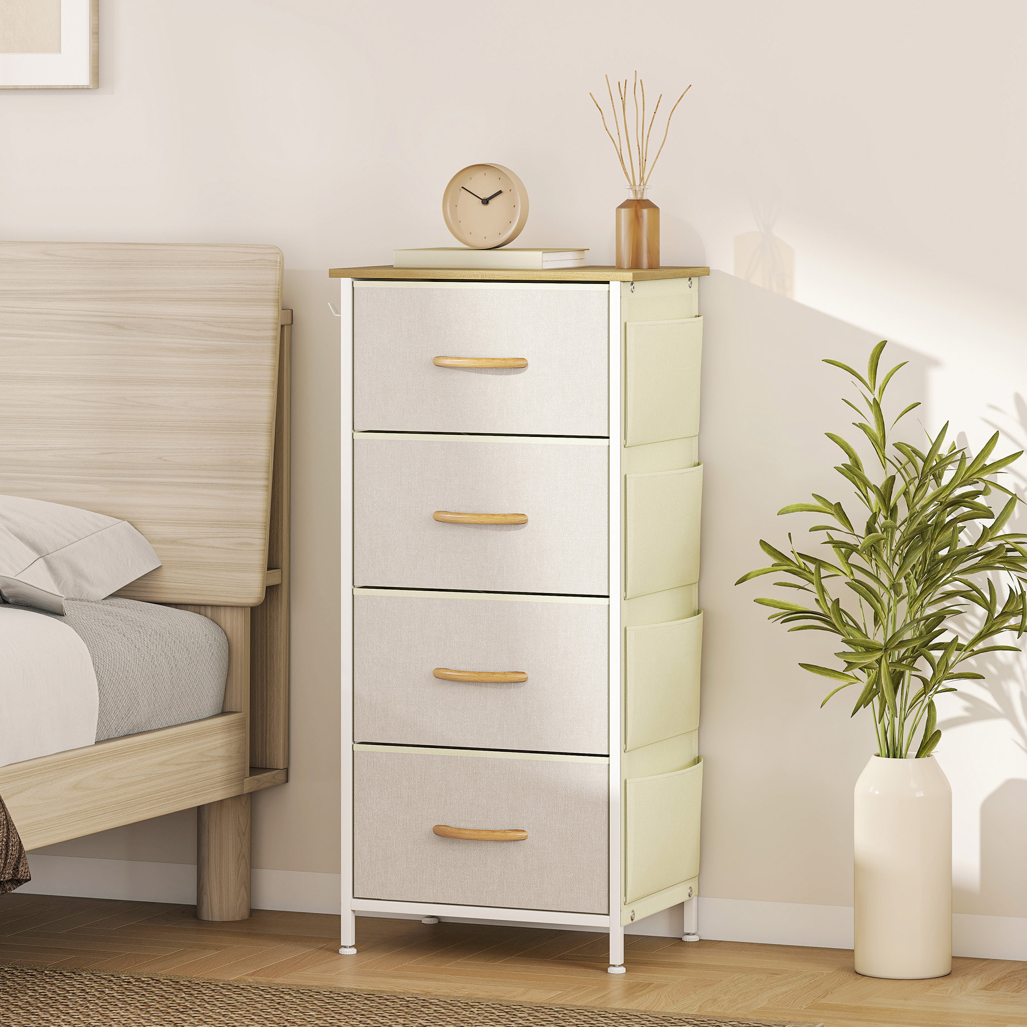 Commode chiffonnier 4 tiroirs en tissu beige 4 poches 2 crochets acier blanc effet bois