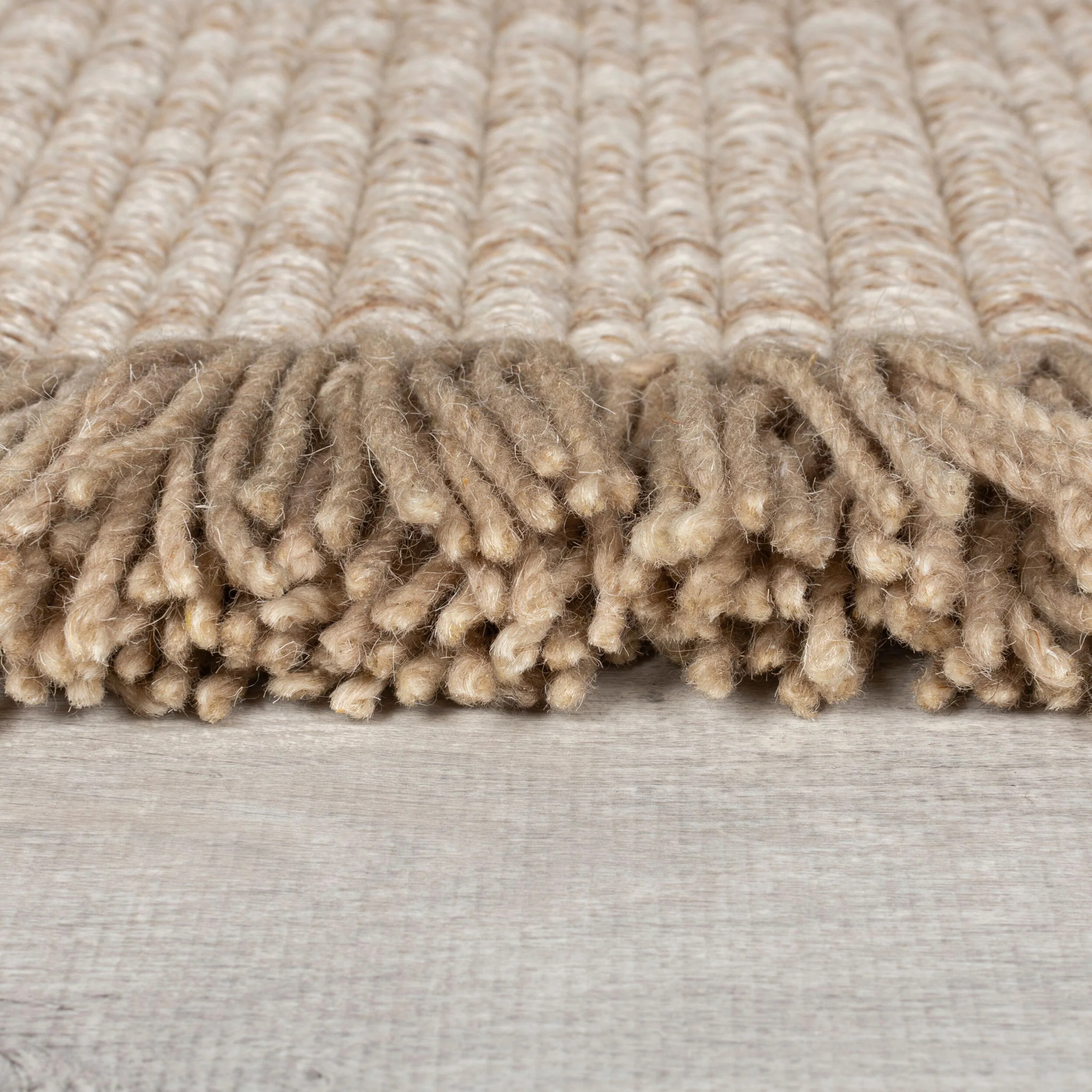 Tapis en laine côtelée à franges RENE