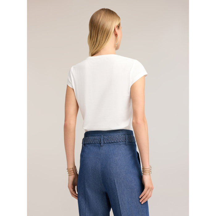 Motivi - T-shirt in cotone con charms - Bianco