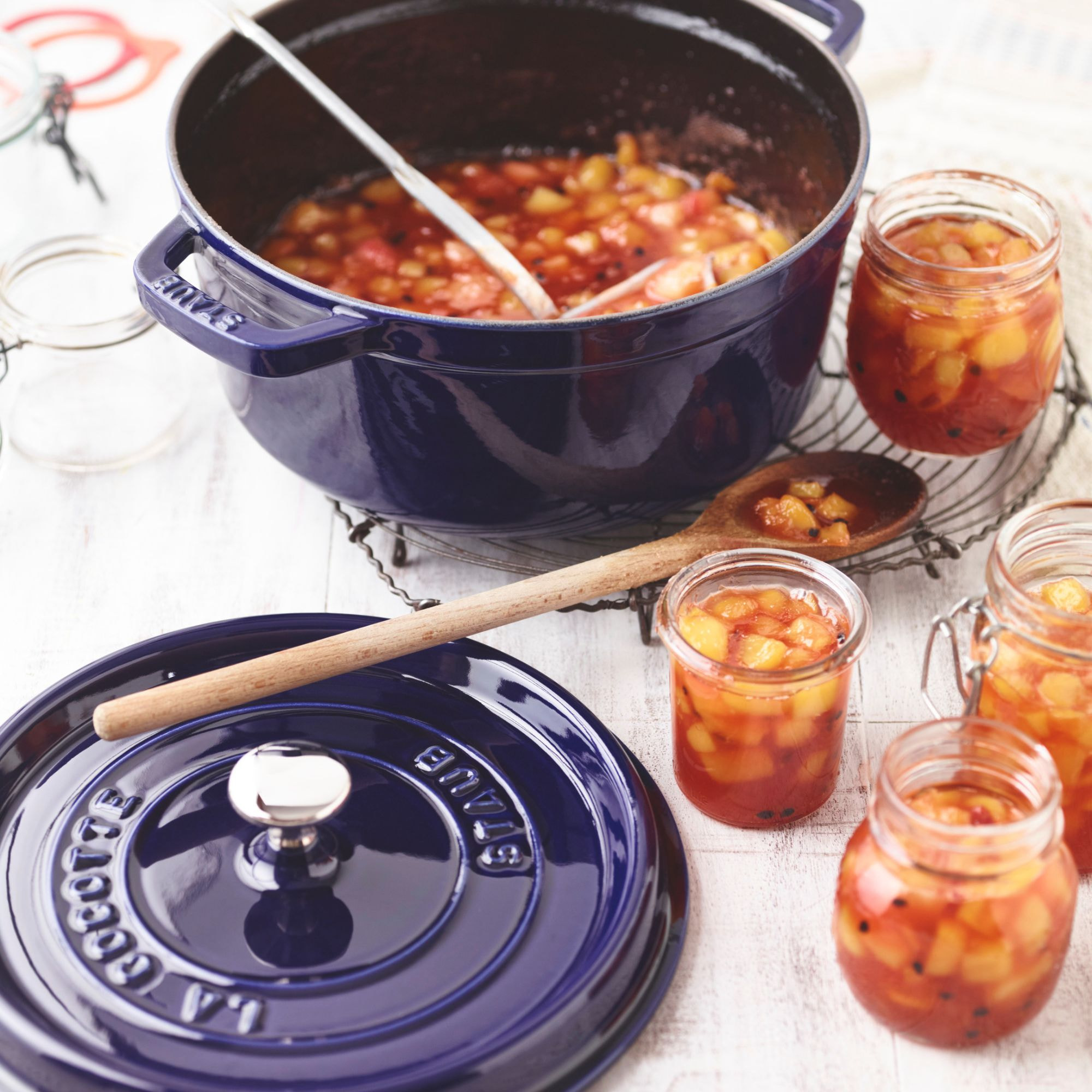 Cocotte 24 cm, Rond(e), Bleu intense, Fonte