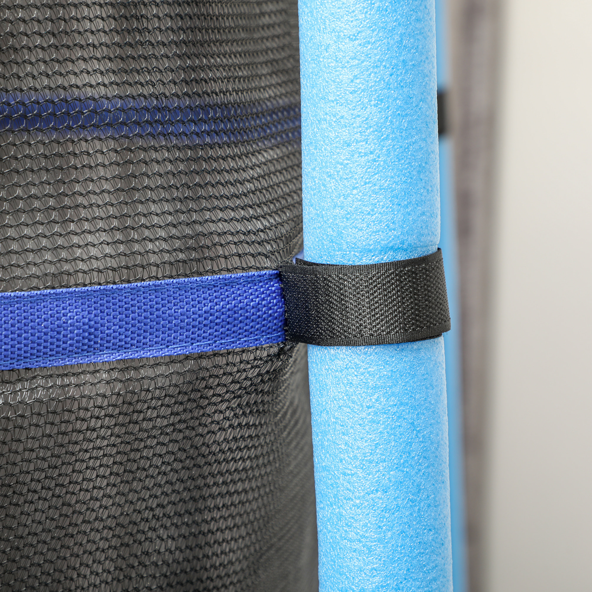 Trampoline de jardin enfants Ø 1,63 x 1,90H m filet de sécurité porte zipée couvre-ressorts + 6 poteaux rembourrés inclus bleu