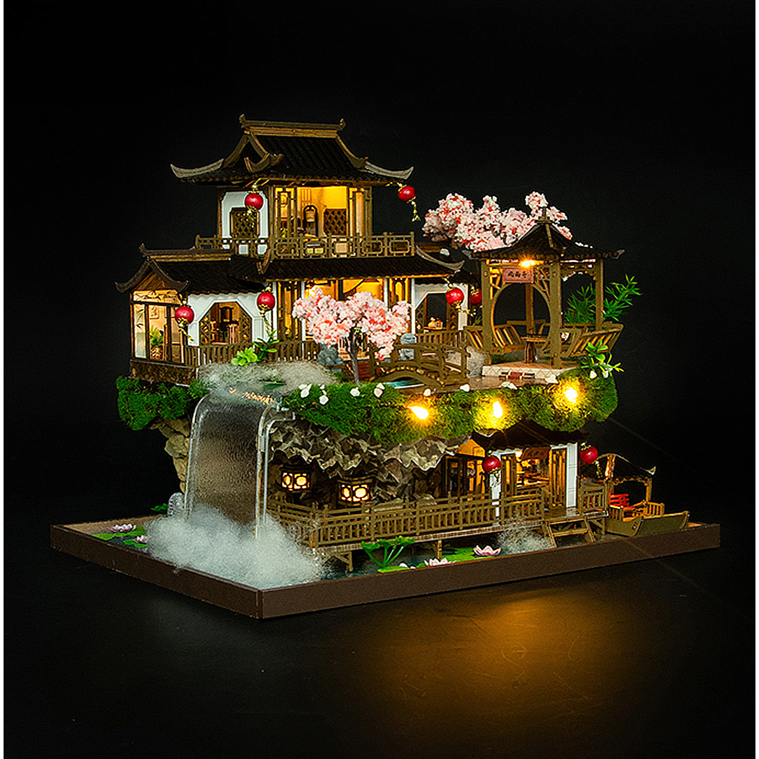 País de las hadas. Maqueta de madera, diseño 3D realista con gran detalle y luces led.