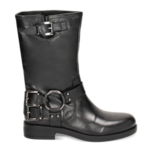 Biker negro de piel bajas