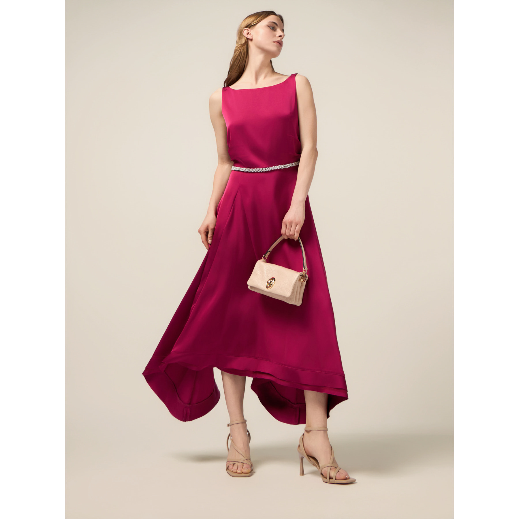 Oltre - Vestito lungo in raso con cintura gioiello - Fucsia