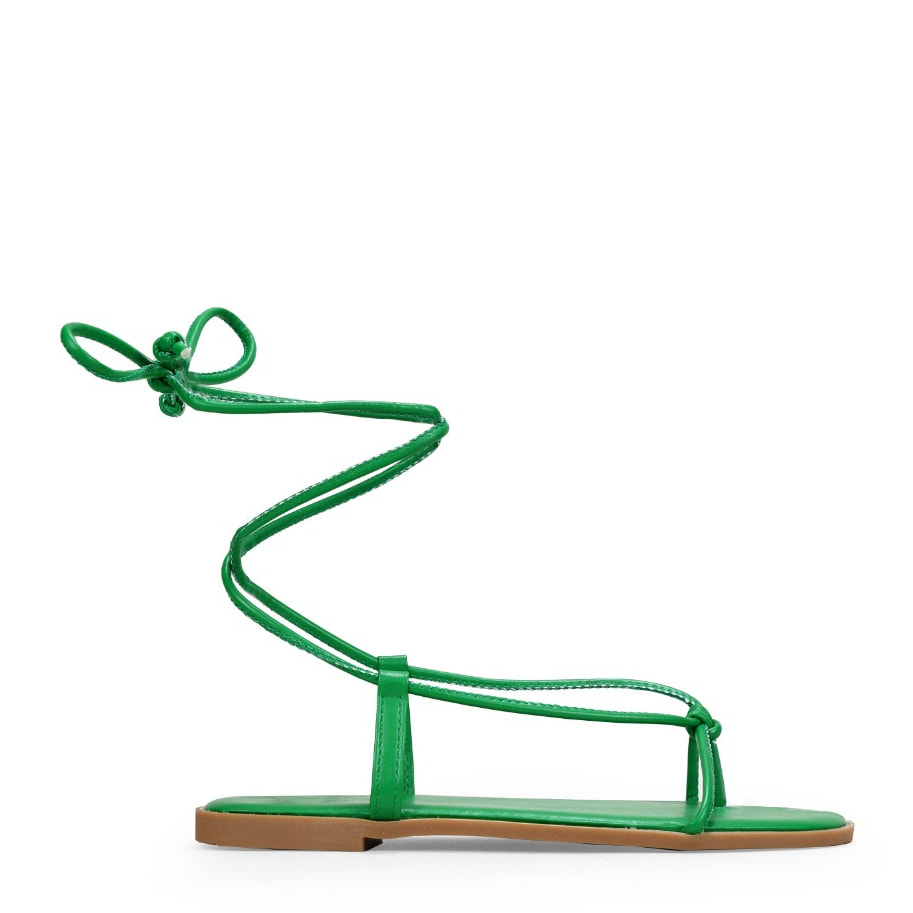 Sandalias verde planas con cuerdas