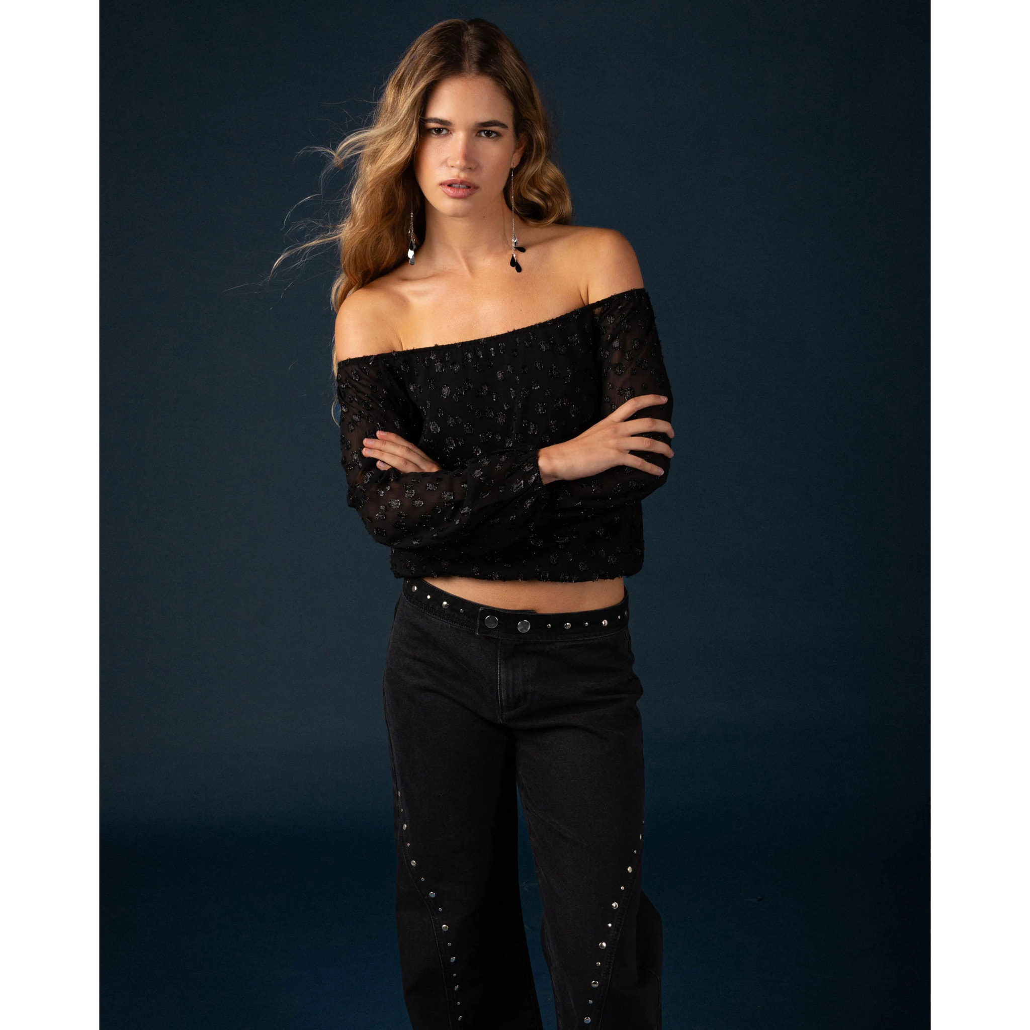 Blusa con brillo y escote bardot