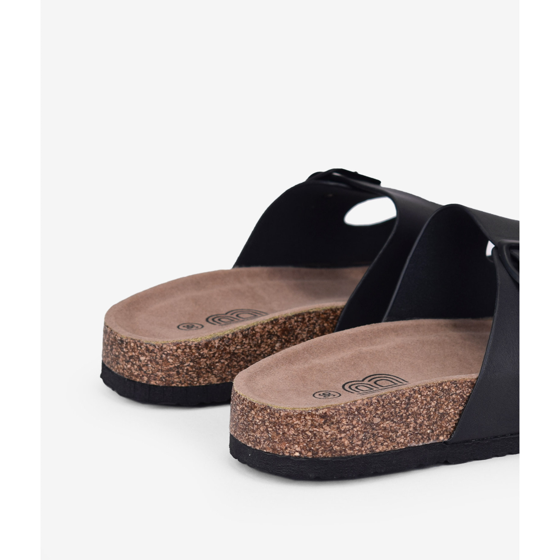 Sandalias planas negras con bio de corcho