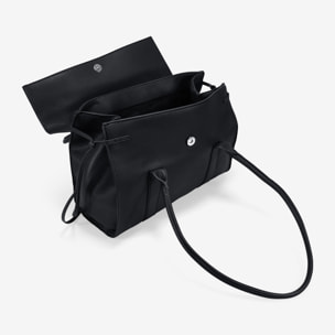 Bolso de hombro negro con solapa