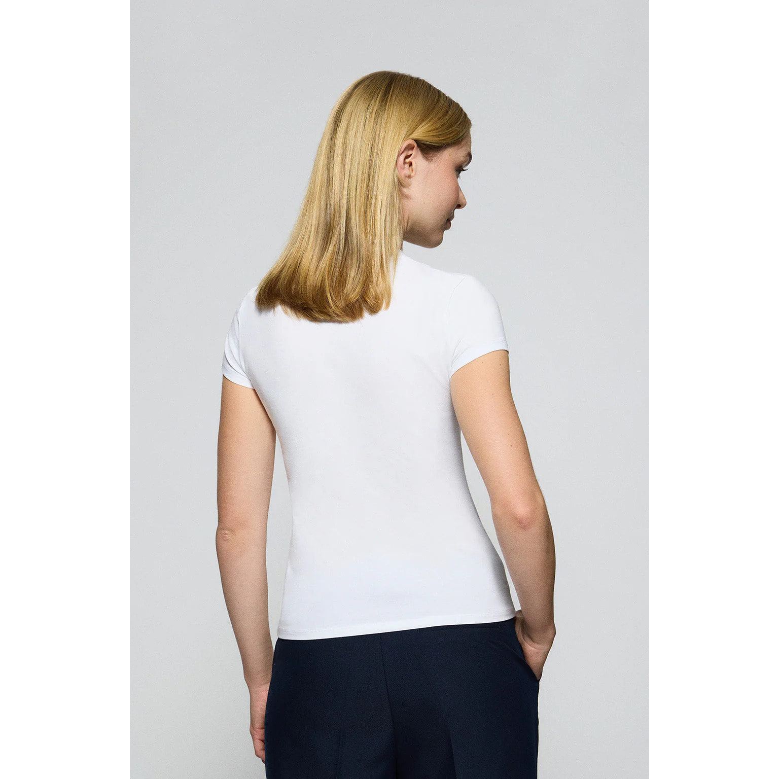 Camiseta blanca de manga corta con logo bordado Rigby Go