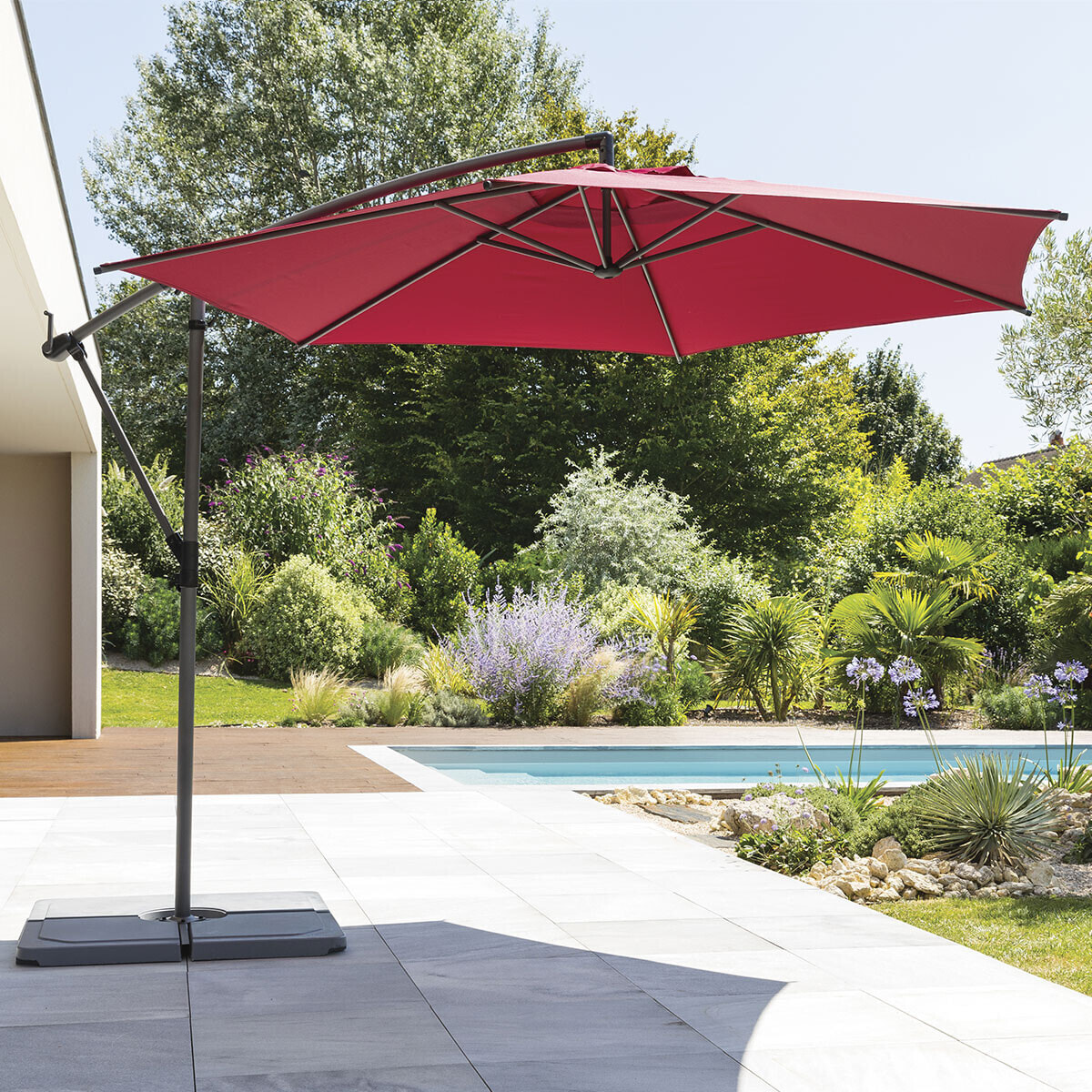 Parasol déporté rond Manoa Bordeaux & Graphite