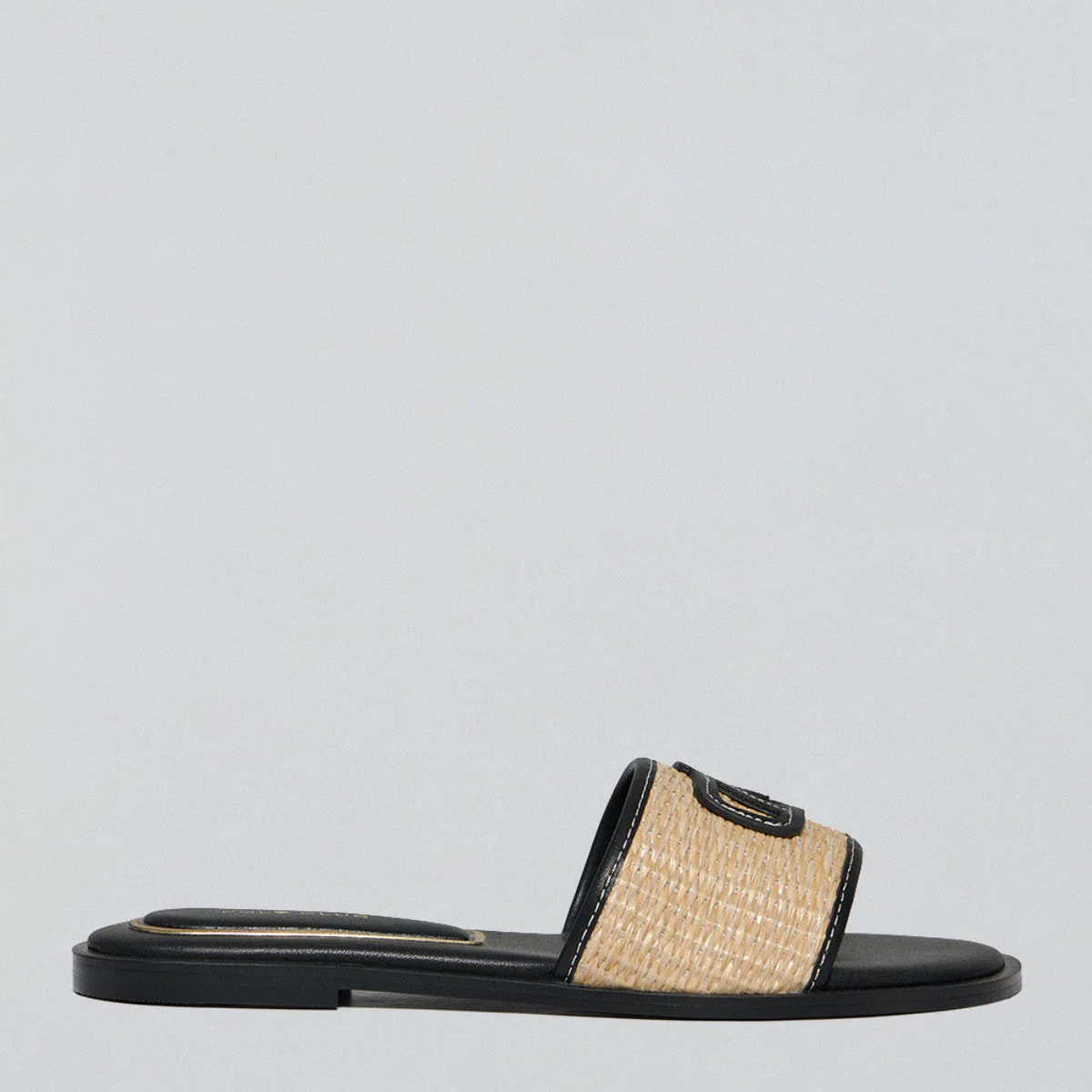 Sandalia negra Greta de rafia con logo PC