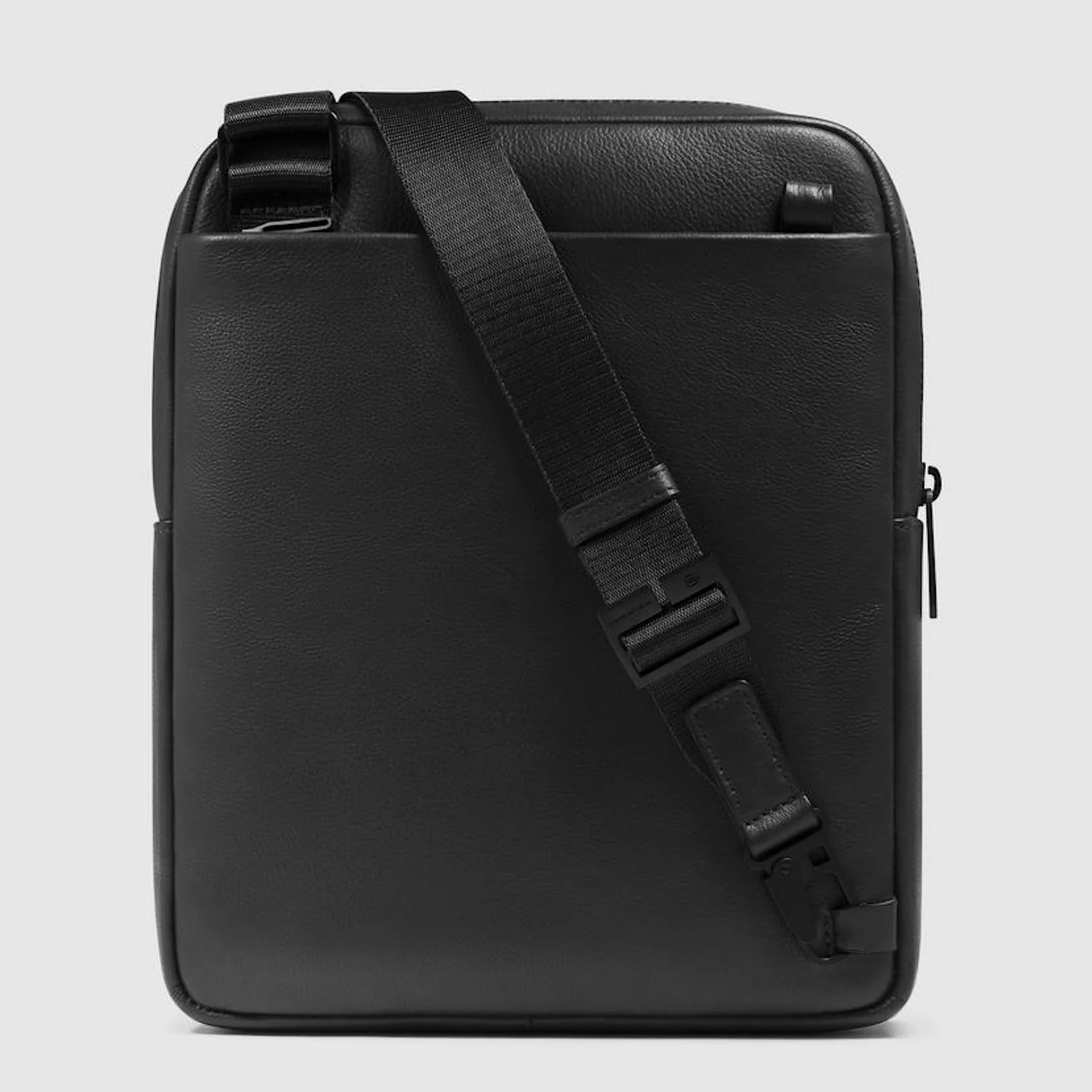 Piquadro Borsello in pelle porta iPad®, schermato con protezione RFID