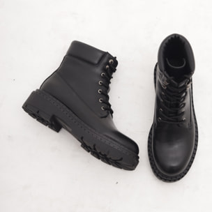 SCARPONCINO ALLACCIATO NERO