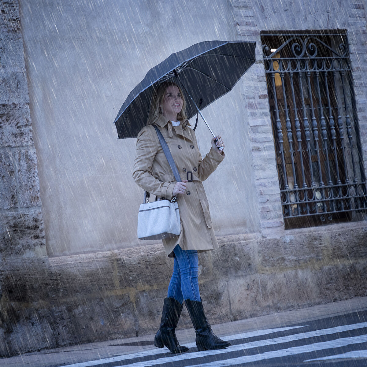 Ombrello Pieghevole Inverso con LED Folbrella InnovaGoods - Nero