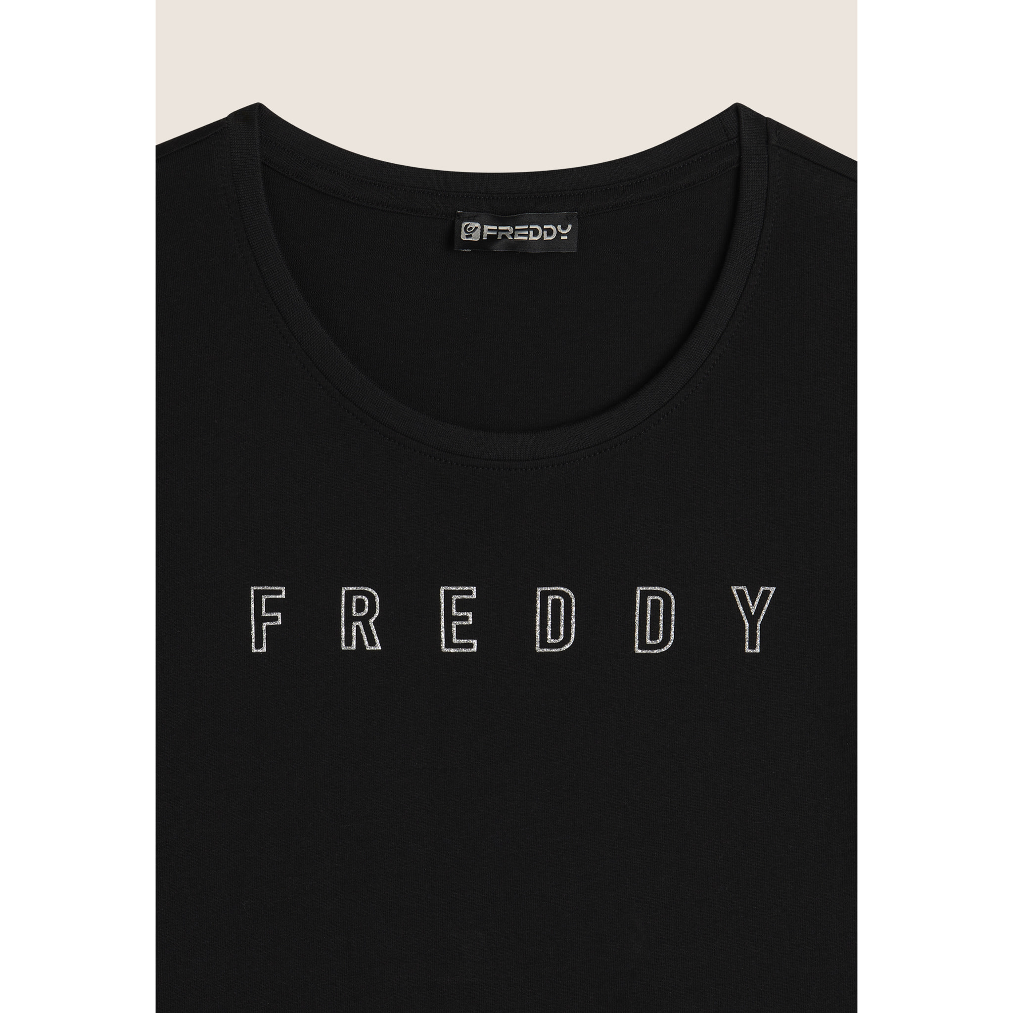 T-shirt scollo tondo con logo glitter